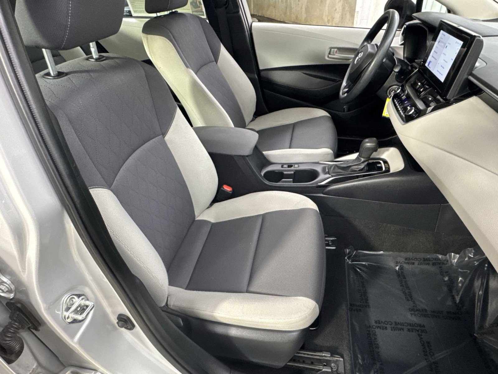 Used 2024 Toyota Corolla LE image 29