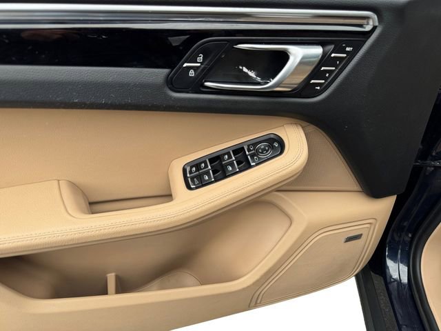 Used 2022 Porsche Macan image 14