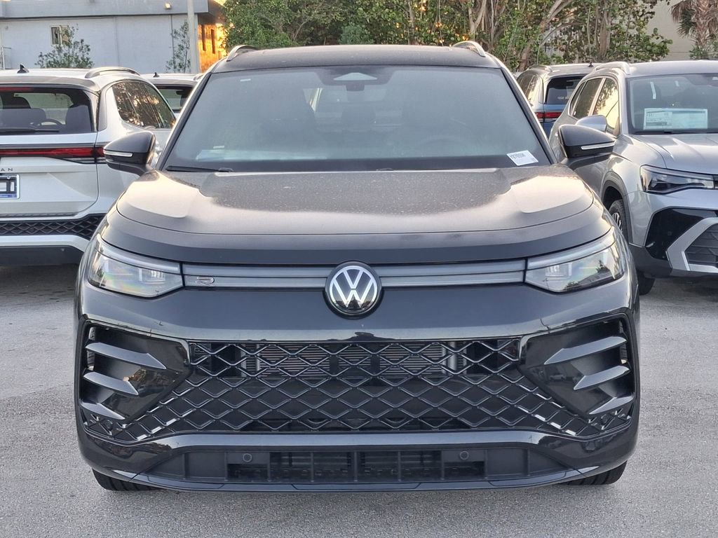 New 2026 Volkswagen Tiguan SE R-Line image 2