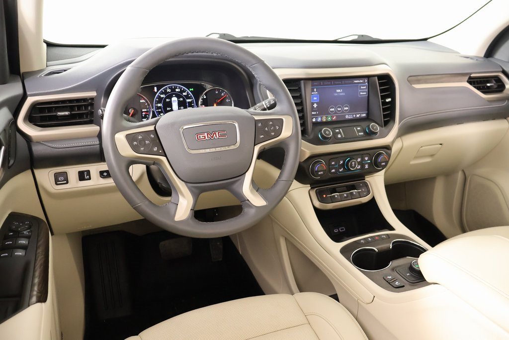 Used 2023 GMC Acadia Denali w/ Denali Ultimate Package image 2