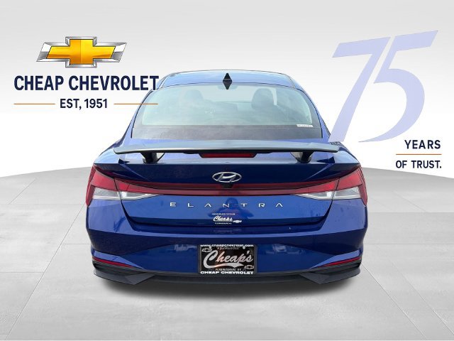 Used 2023 Hyundai Elantra SEL w/ Convenience Package FWD image 4