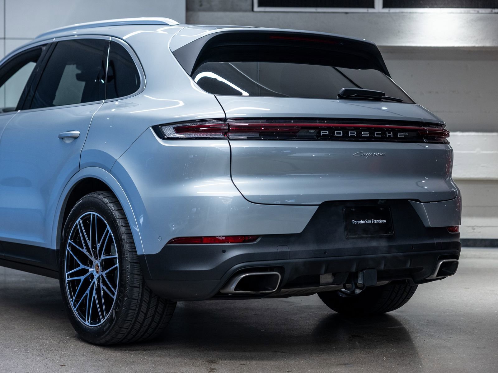 Certified 2025 Porsche Cayenne image 24