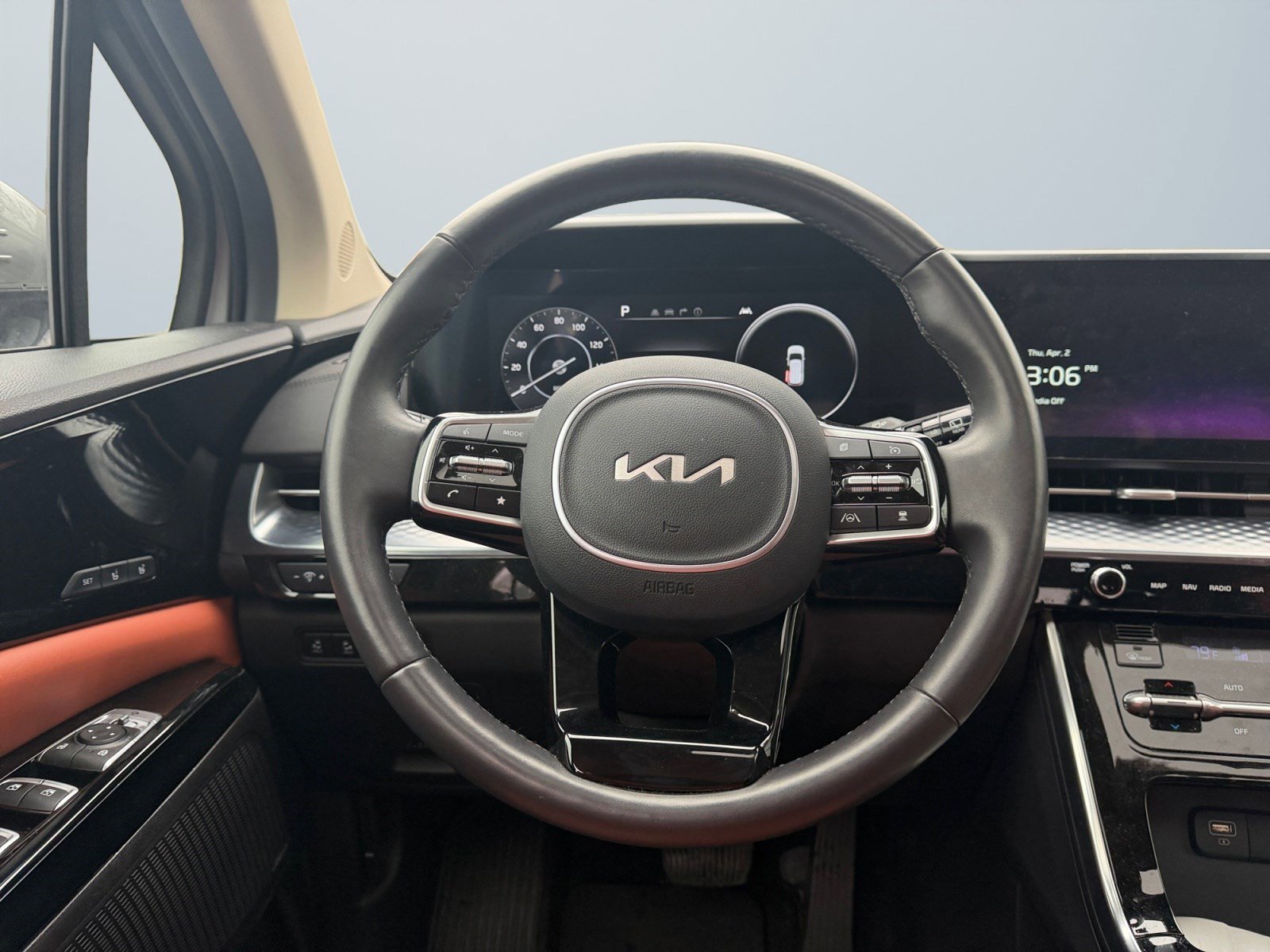Used 2024 Kia Carnival SX Prestige image 14