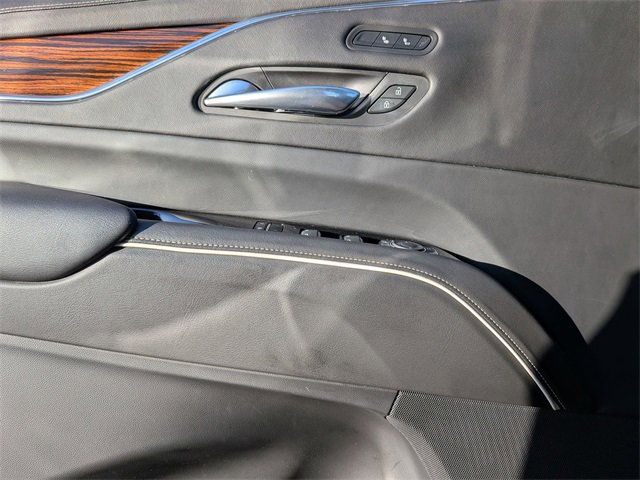 Used 2021 Cadillac Escalade Luxury image 25