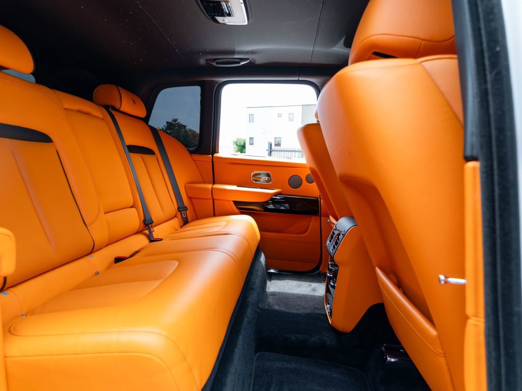 Used 2025 Rolls-Royce Cullinan AWD/4WD image 27