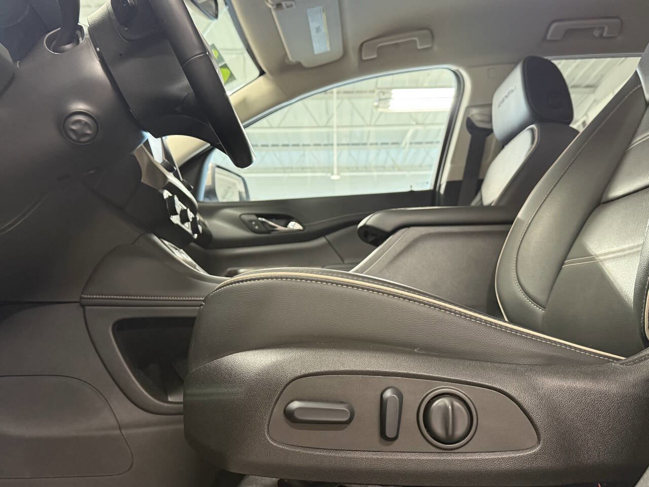 Used 2022 GMC Acadia Denali w/ Trailering Package image 7