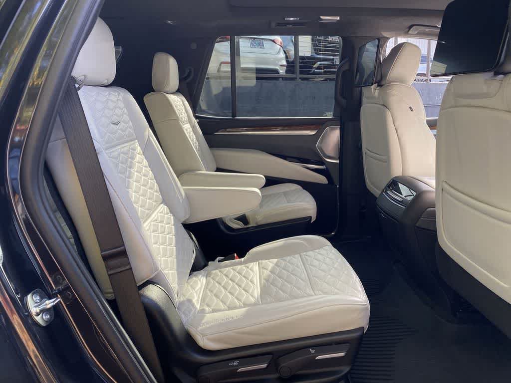 Used 2025 Cadillac Escalade Premium Luxury Platinum w/ LPO, Floor Liner Package AWD/4WD image 19