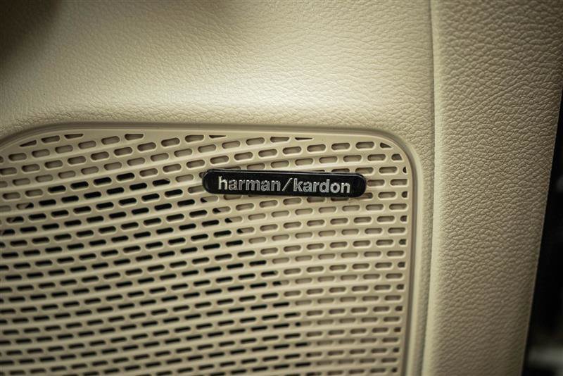 Used 2021 Chrysler Pacifica Limited w/ Premium & Safety Sphere Group image 16