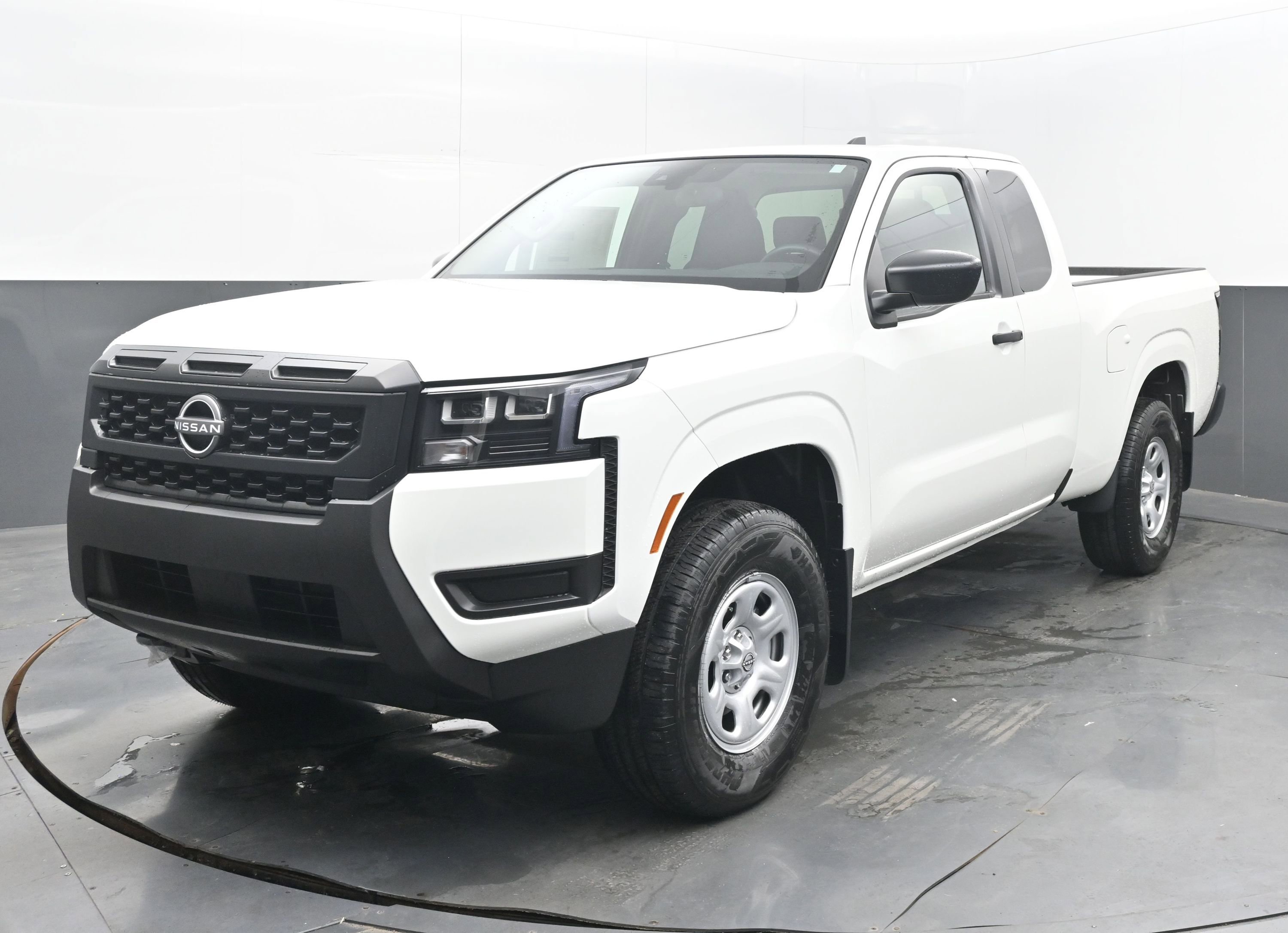 New 2026 Nissan Frontier S image 3