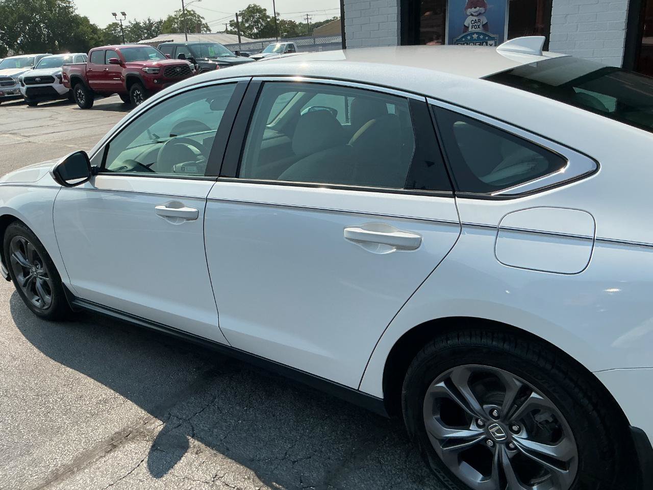 Used 2023 Honda Accord EX image 29