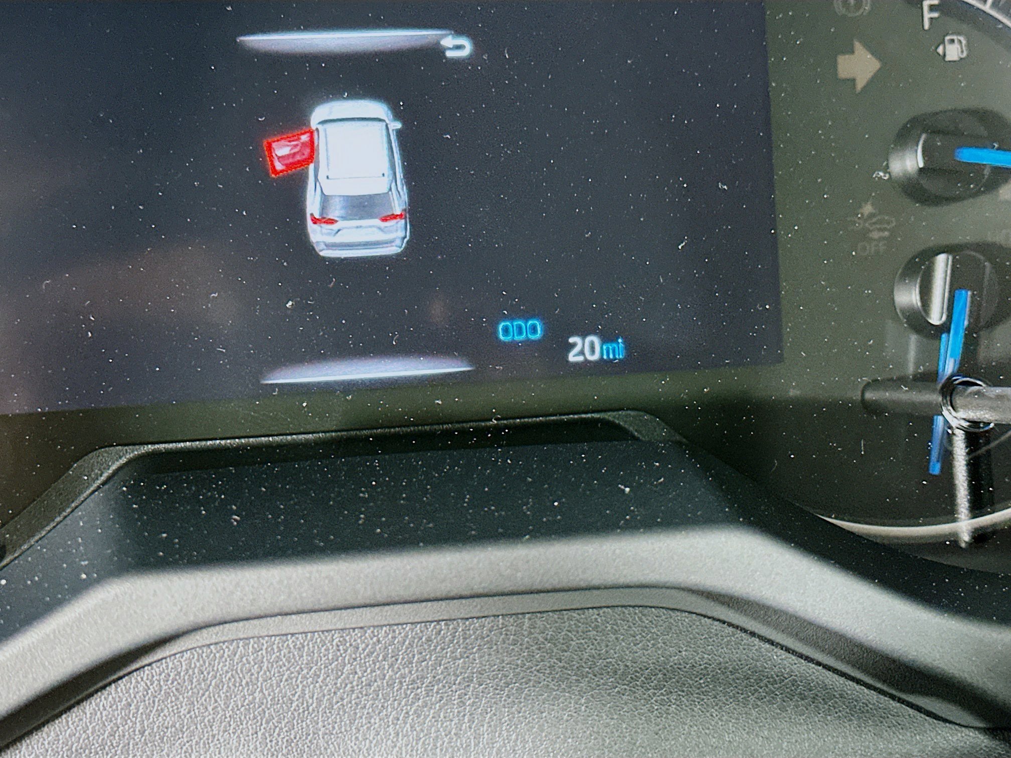 Used 2025 Toyota RAV4 XLE w/ Convenience Package image 19