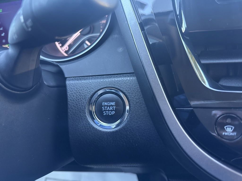 Used 2024 Toyota Camry SE w/ Convenience Package image 33