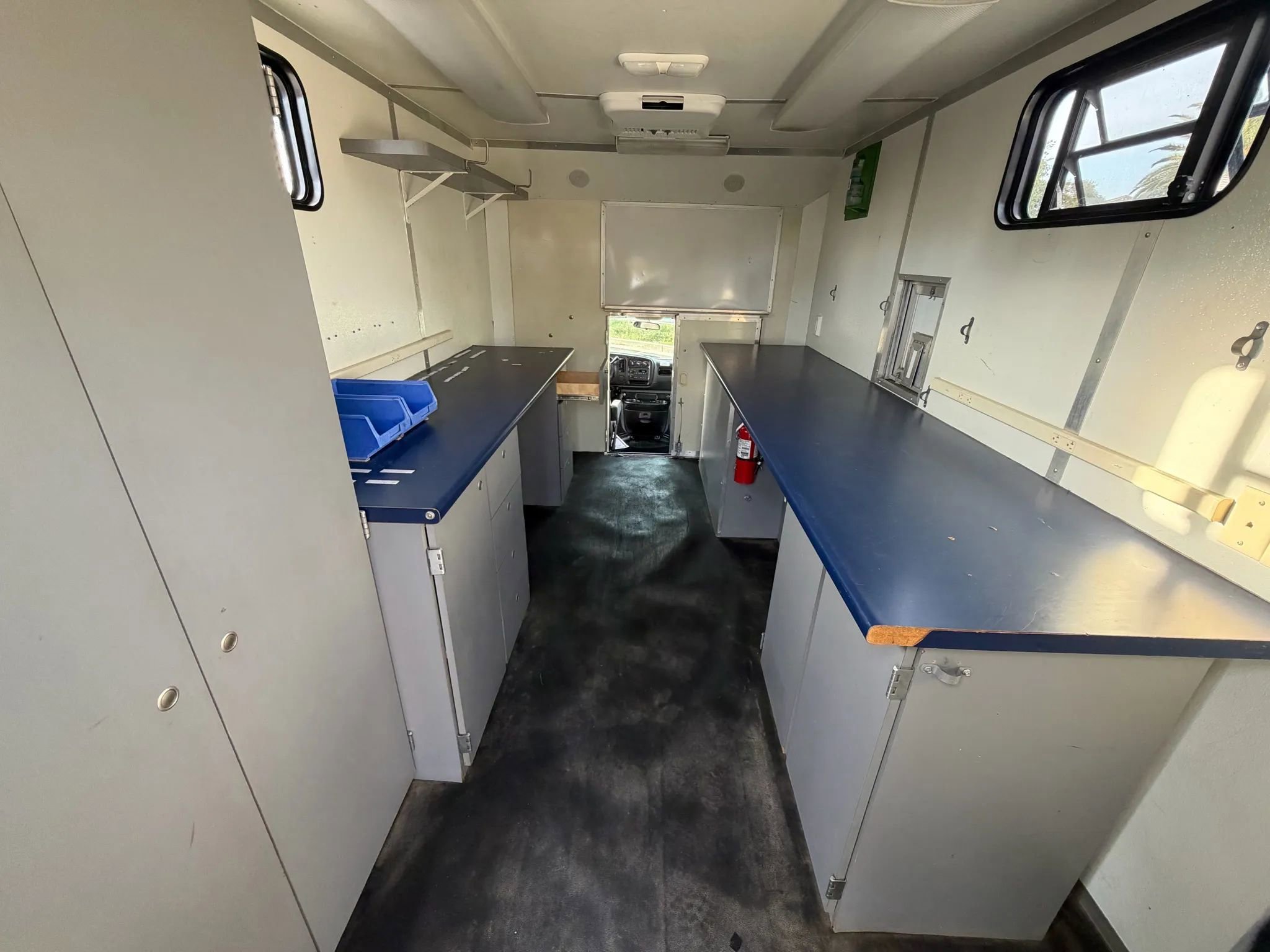 Used 2002 Chevrolet Express 3500 w/ Appearance Pkg image 7