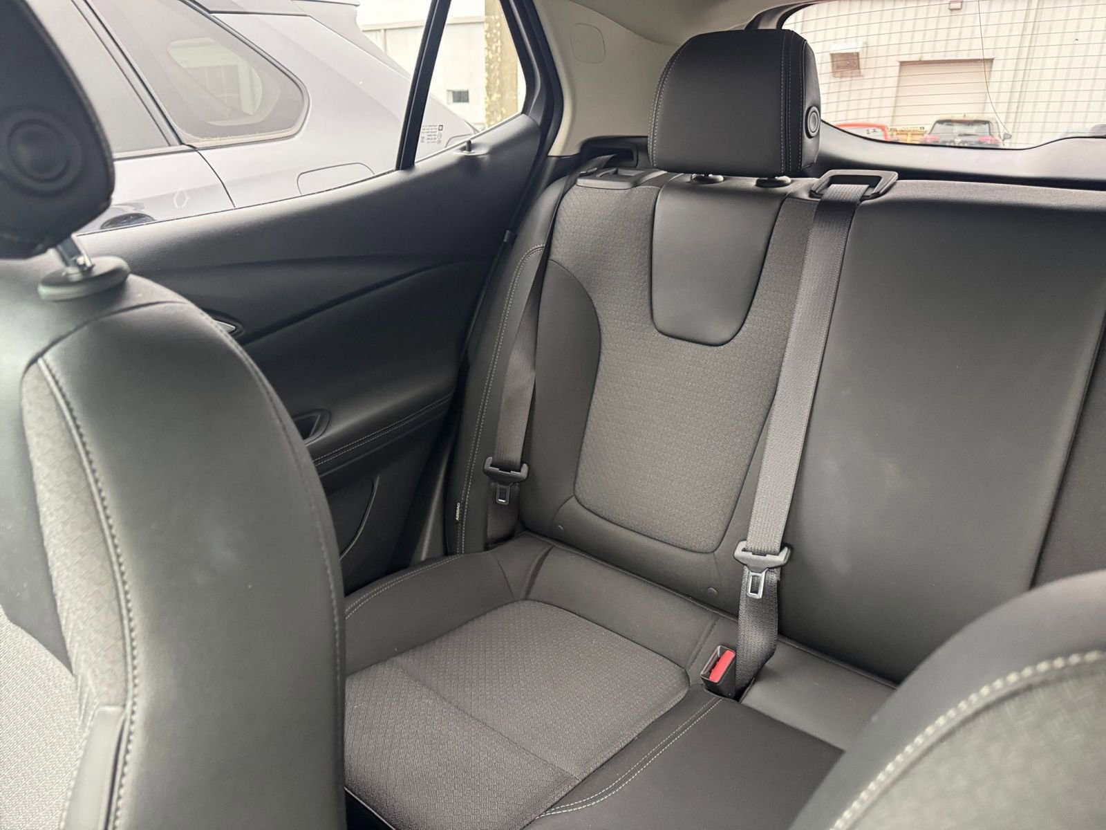 Used 2025 Buick Encore GX Preferred image 38