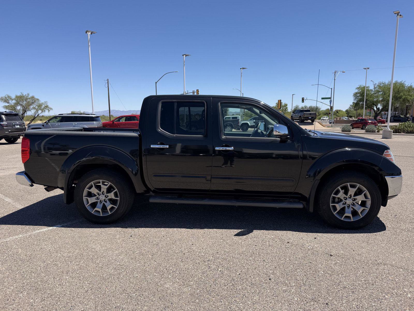 Used 2019 Nissan Frontier SL AWD/4WD image 6