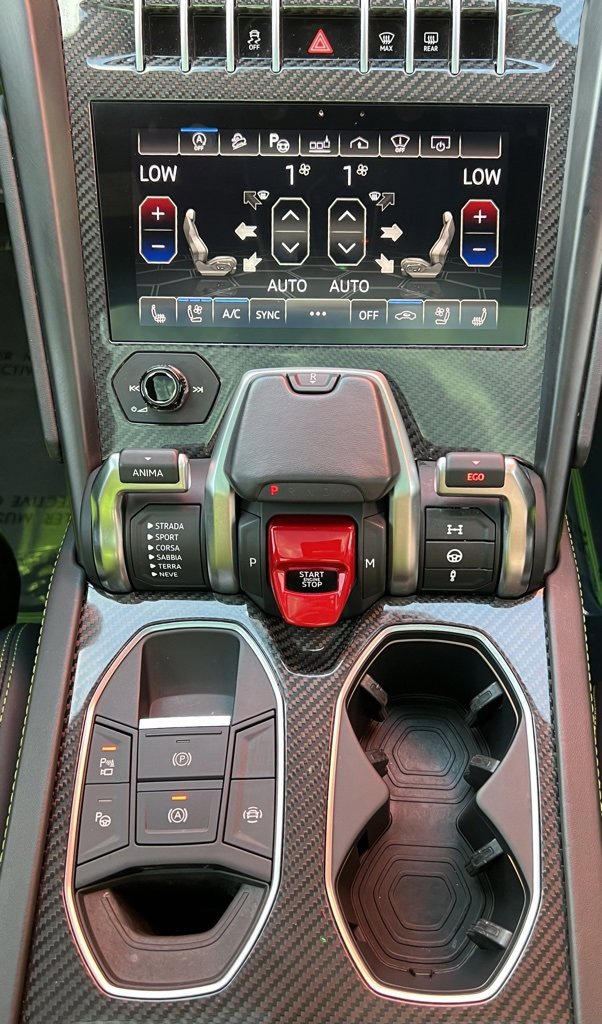 Used 2021 Lamborghini Urus image 26