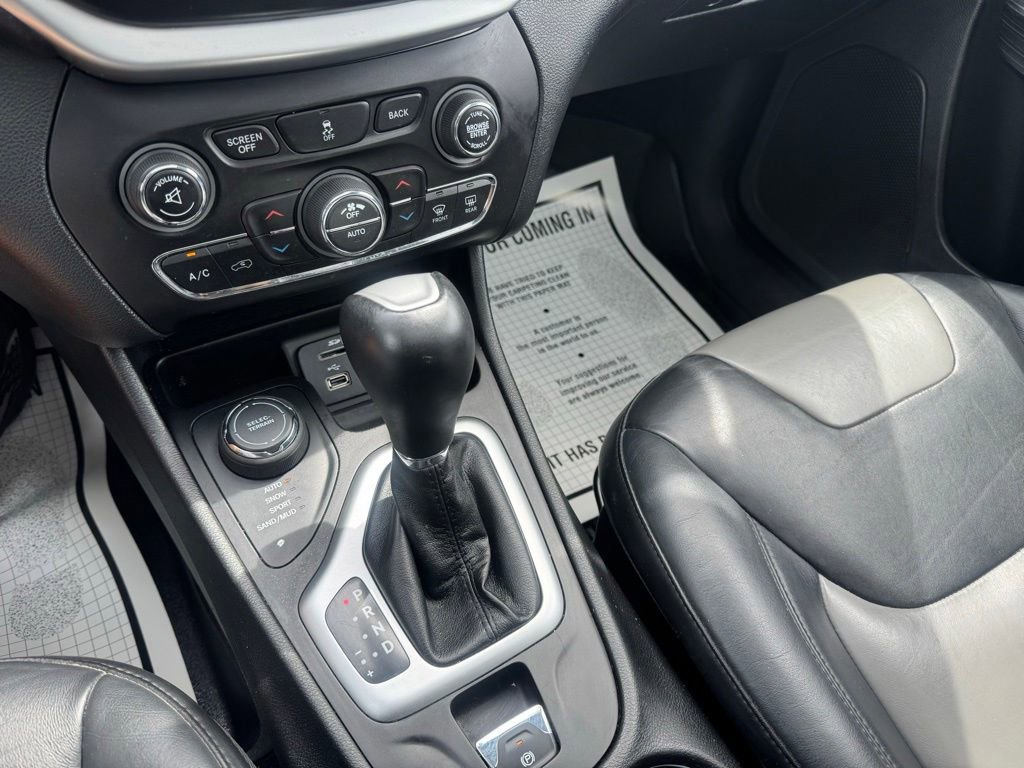 Used 2014 Jeep Cherokee Limited AWD/4WD image 35