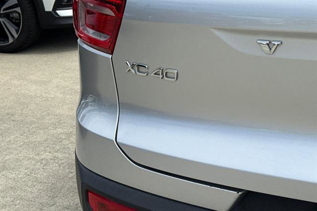 Used 2019 Volvo XC40 T5 R-Design AWD/4WD image 31
