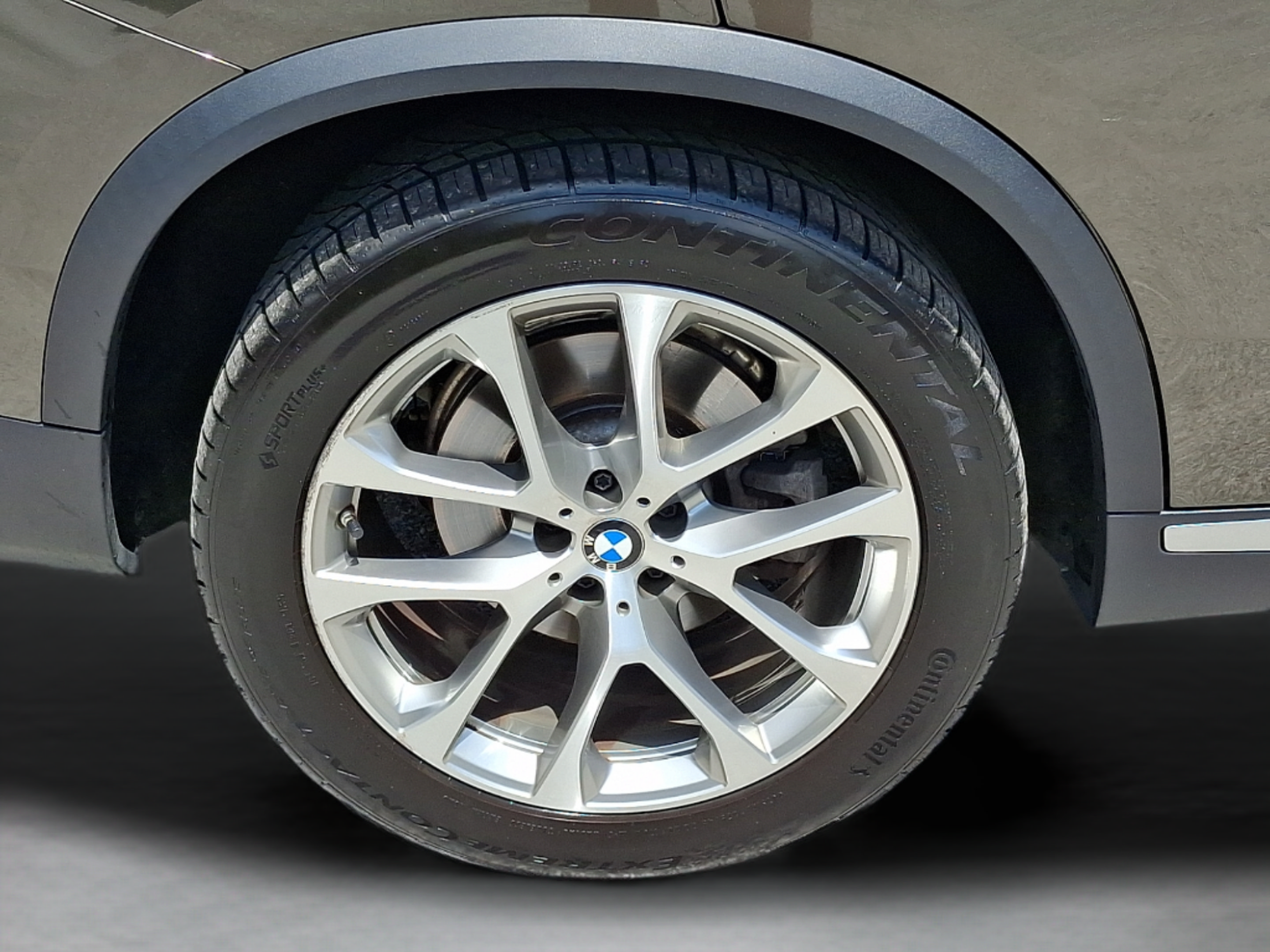 Used 2022 BMW X5 xDrive40i w/ Executive Package AWD/4WD image 27