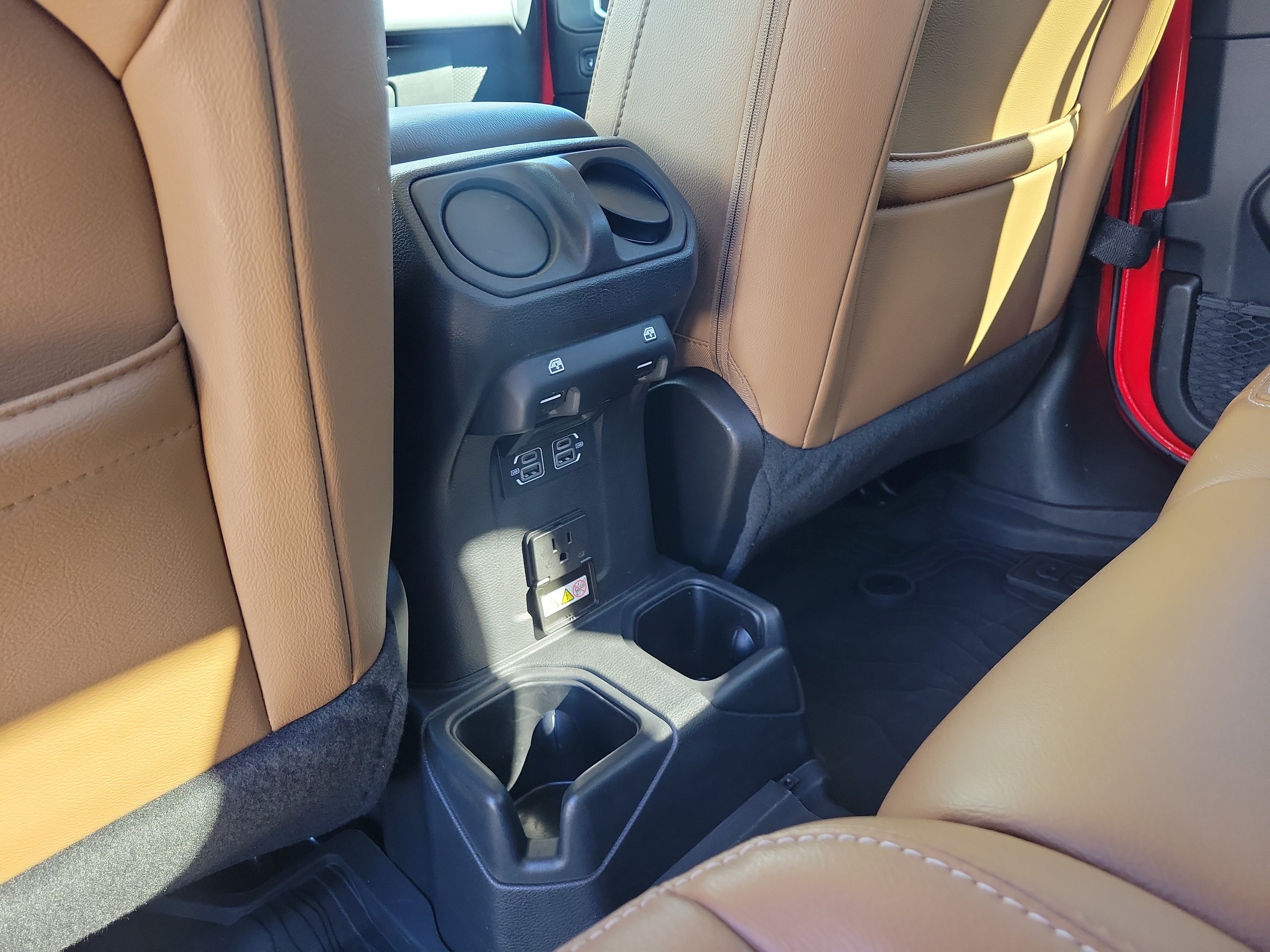 Used 2022 Jeep Gladiator Overland w/ Popular Equipment Package AWD/4WD image 12