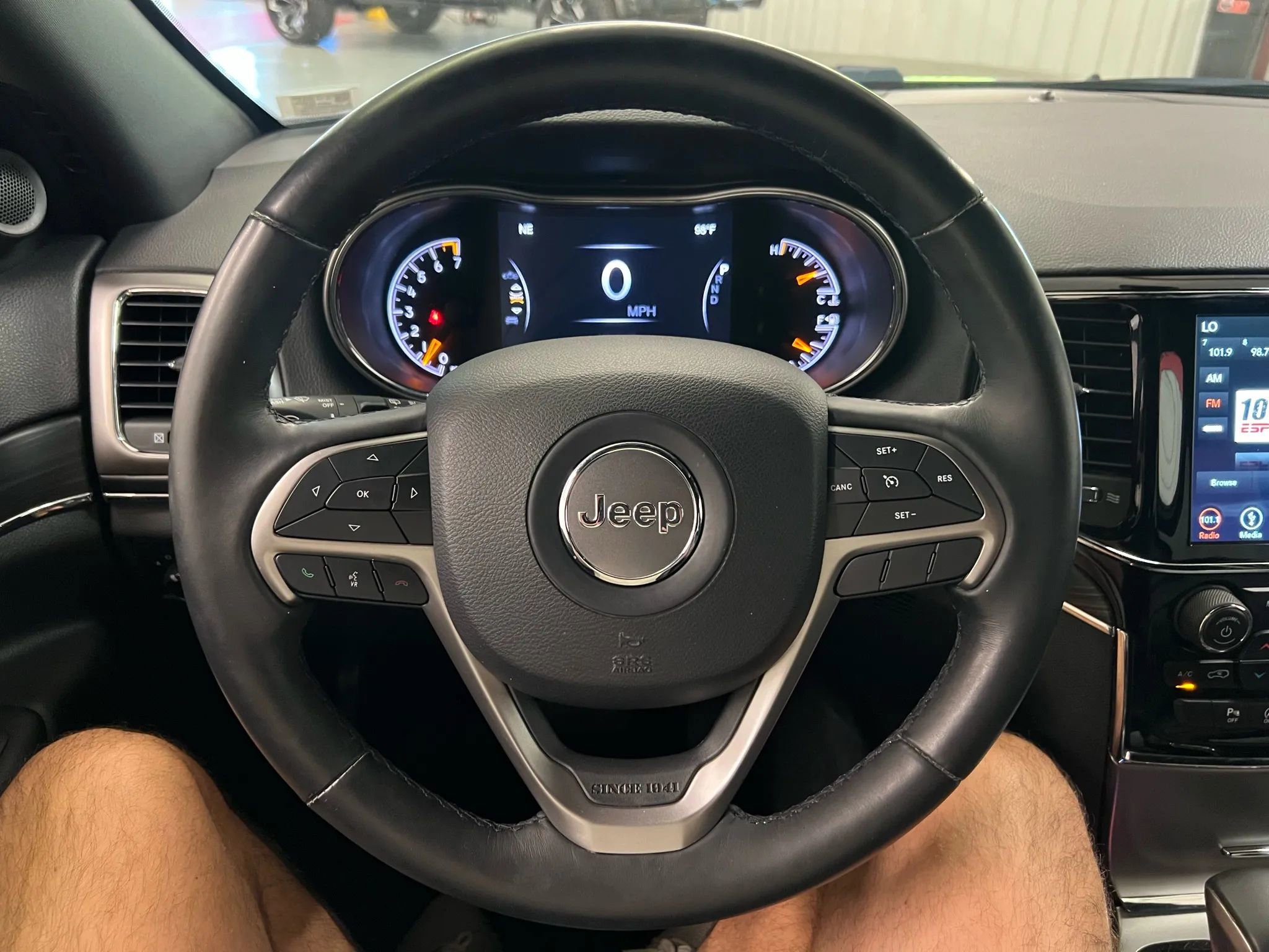Used 2019 Jeep Grand Cherokee Limited image 22