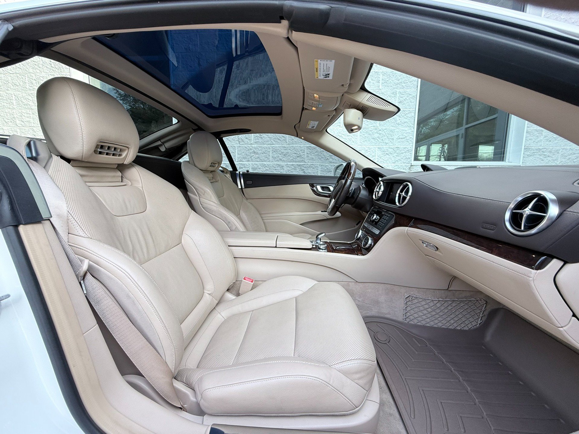 Used 2015 Mercedes-Benz SL 550 image 52