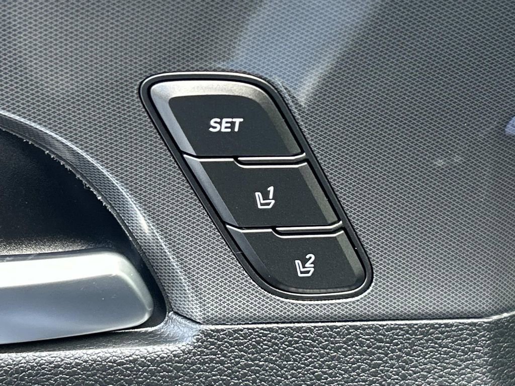 Used 2023 Hyundai Santa Fe Calligraphy image 28