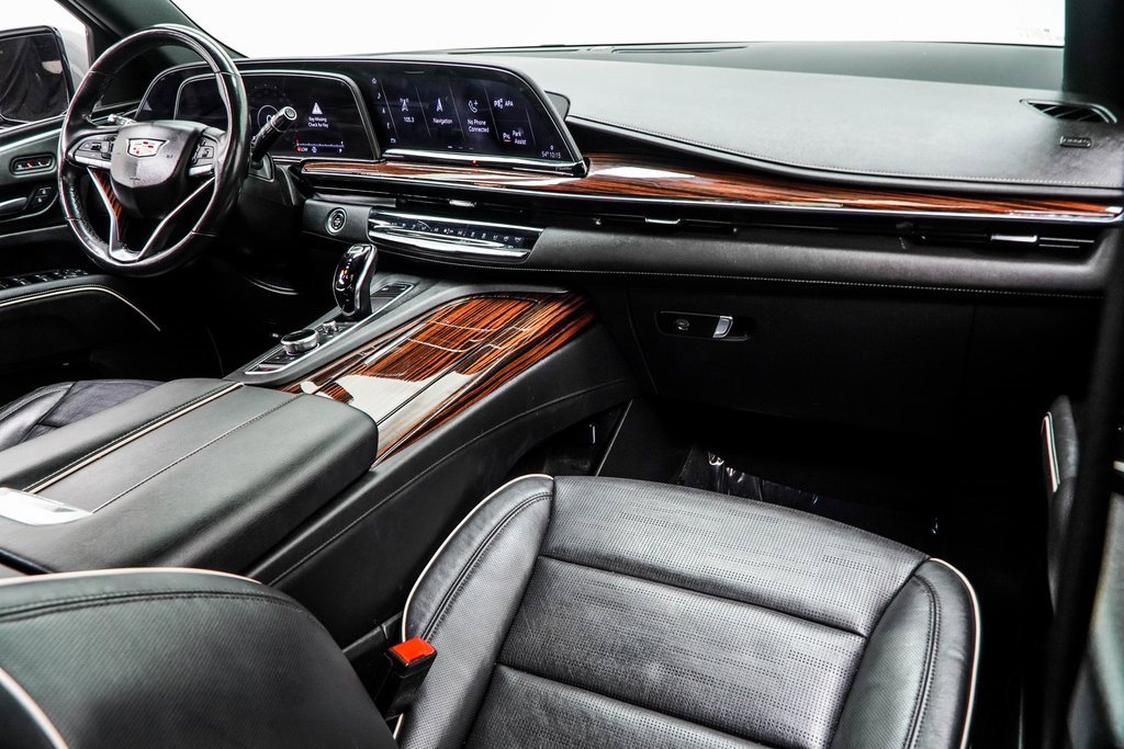 Used 2021 Cadillac Escalade Premium Luxury image 17