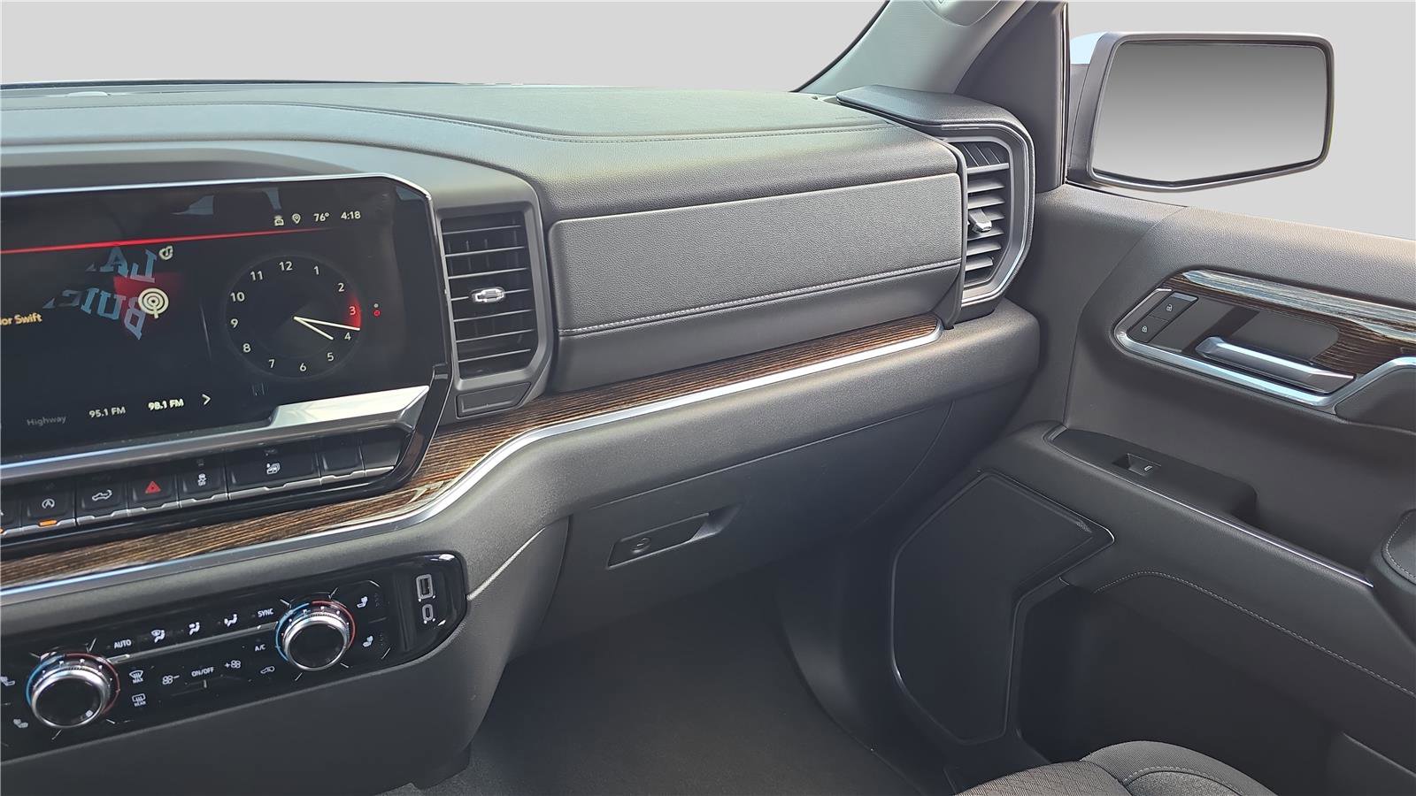 Used 2023 GMC Sierra 1500 SLE AWD/4WD image 21