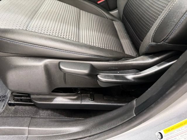 Used 2025 Chevrolet Trax LT FWD image 12