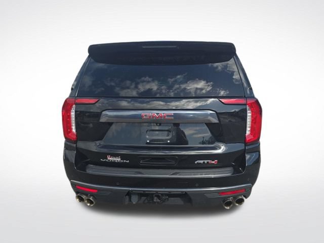 Used 2022 GMC Yukon XL AT4 w/ Technology Package AWD/4WD image 4