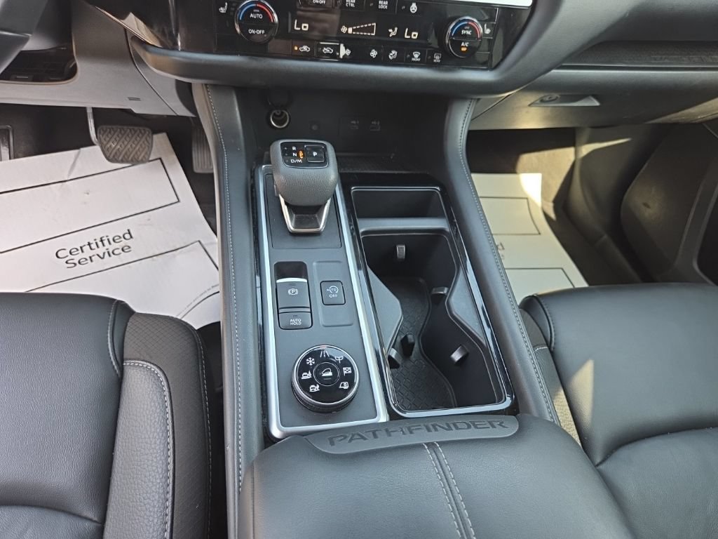 Used 2025 Nissan Pathfinder SL AWD/4WD image 15