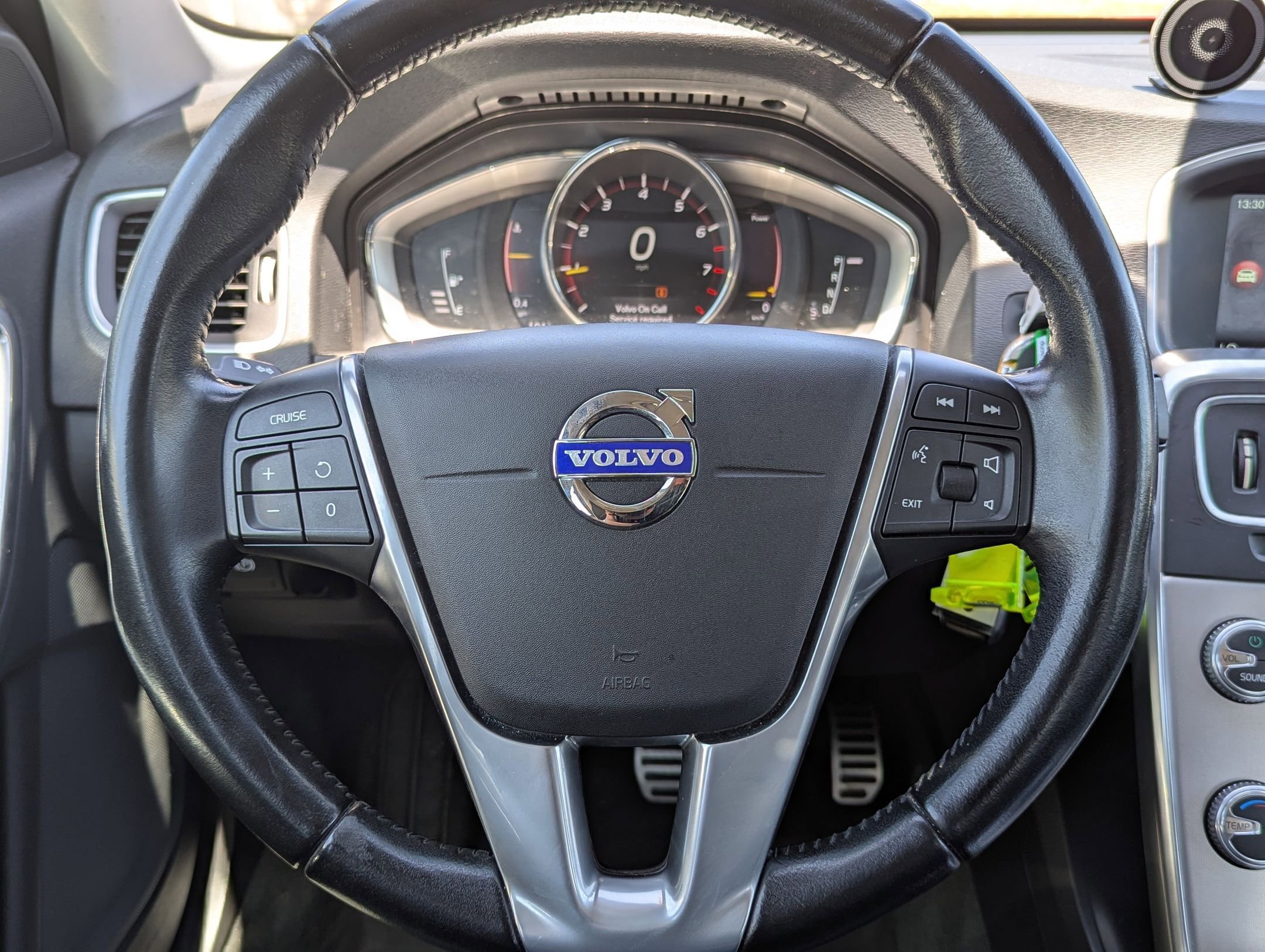 Used 2017 Volvo S60 T5 Inscription image 10