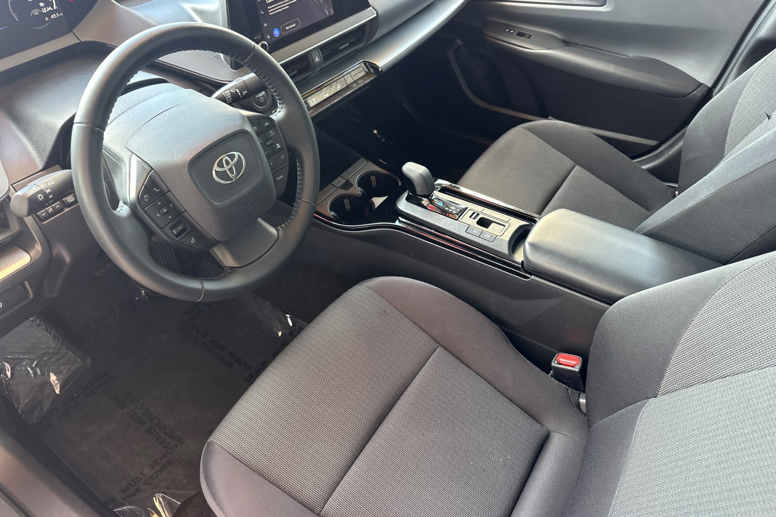Used 2025 Toyota Prius LE FWD image 11