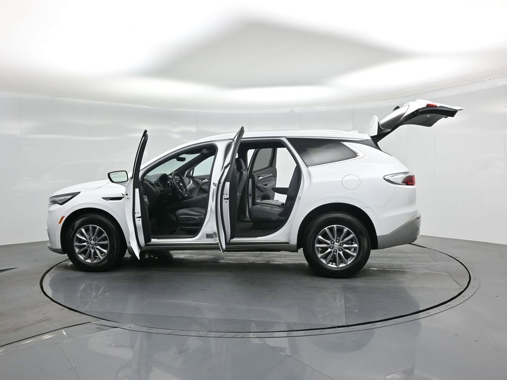Used 2024 Buick Enclave Premium image 39