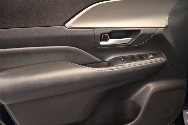 Certified 2024 Toyota Grand Highlander XLE image 10