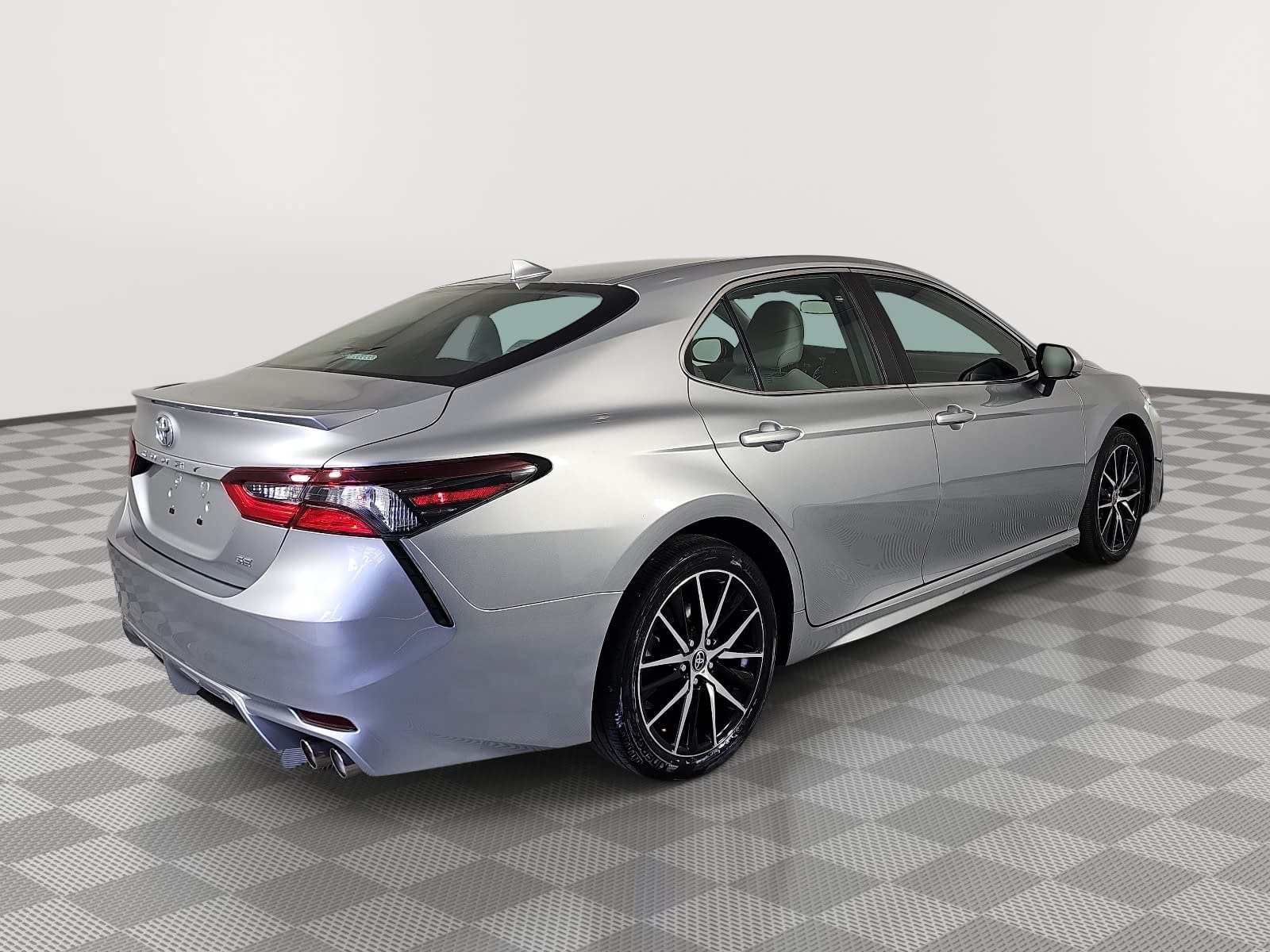 Used 2023 Toyota Camry SE FWD image 8