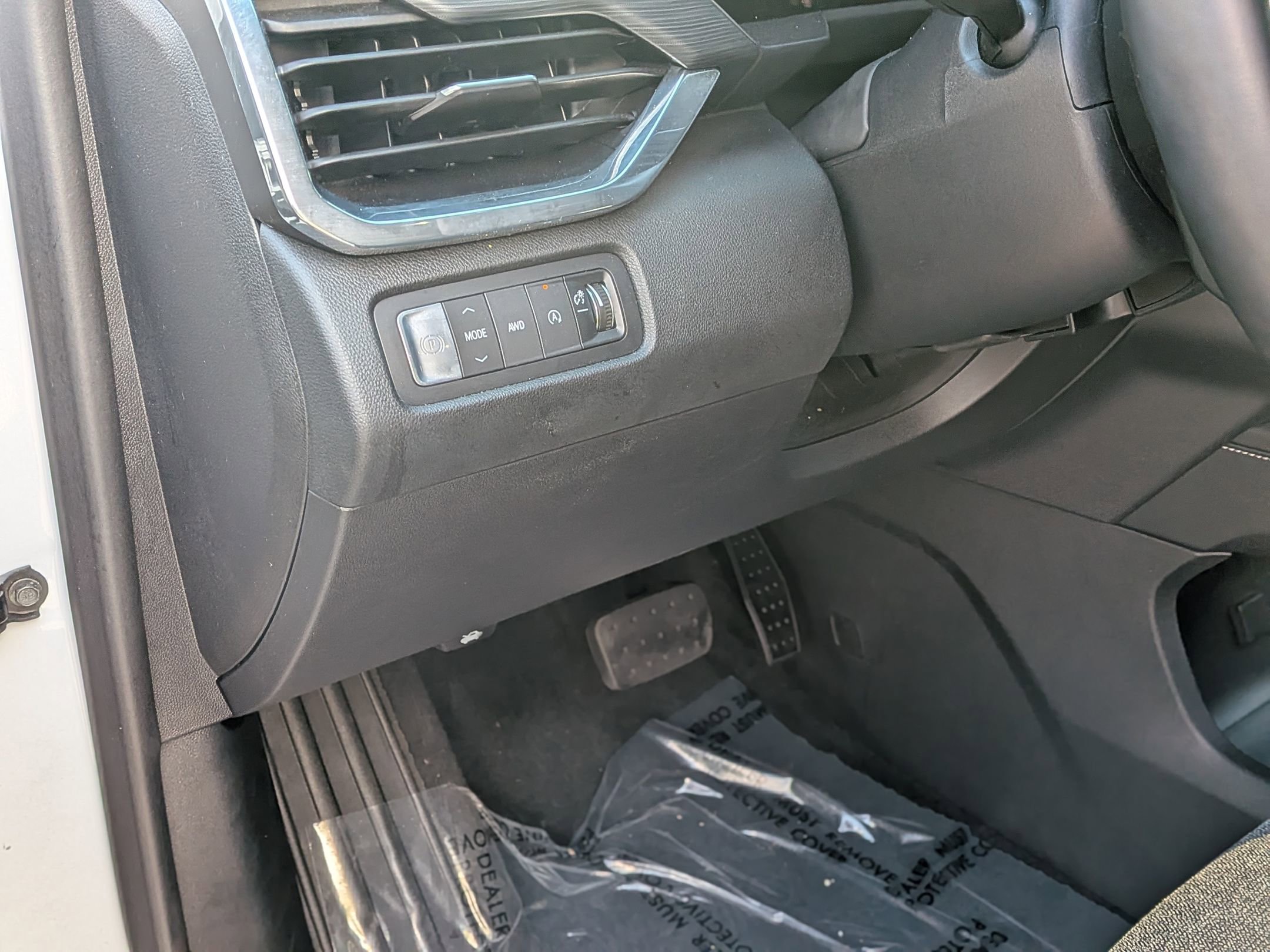 Certified 2025 GMC Acadia Elevation AWD/4WD image 17