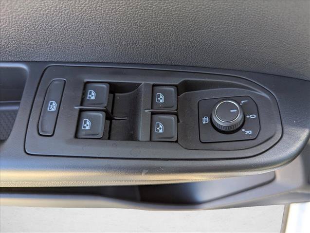 New 2026 Volkswagen Taos SE FWD image 10