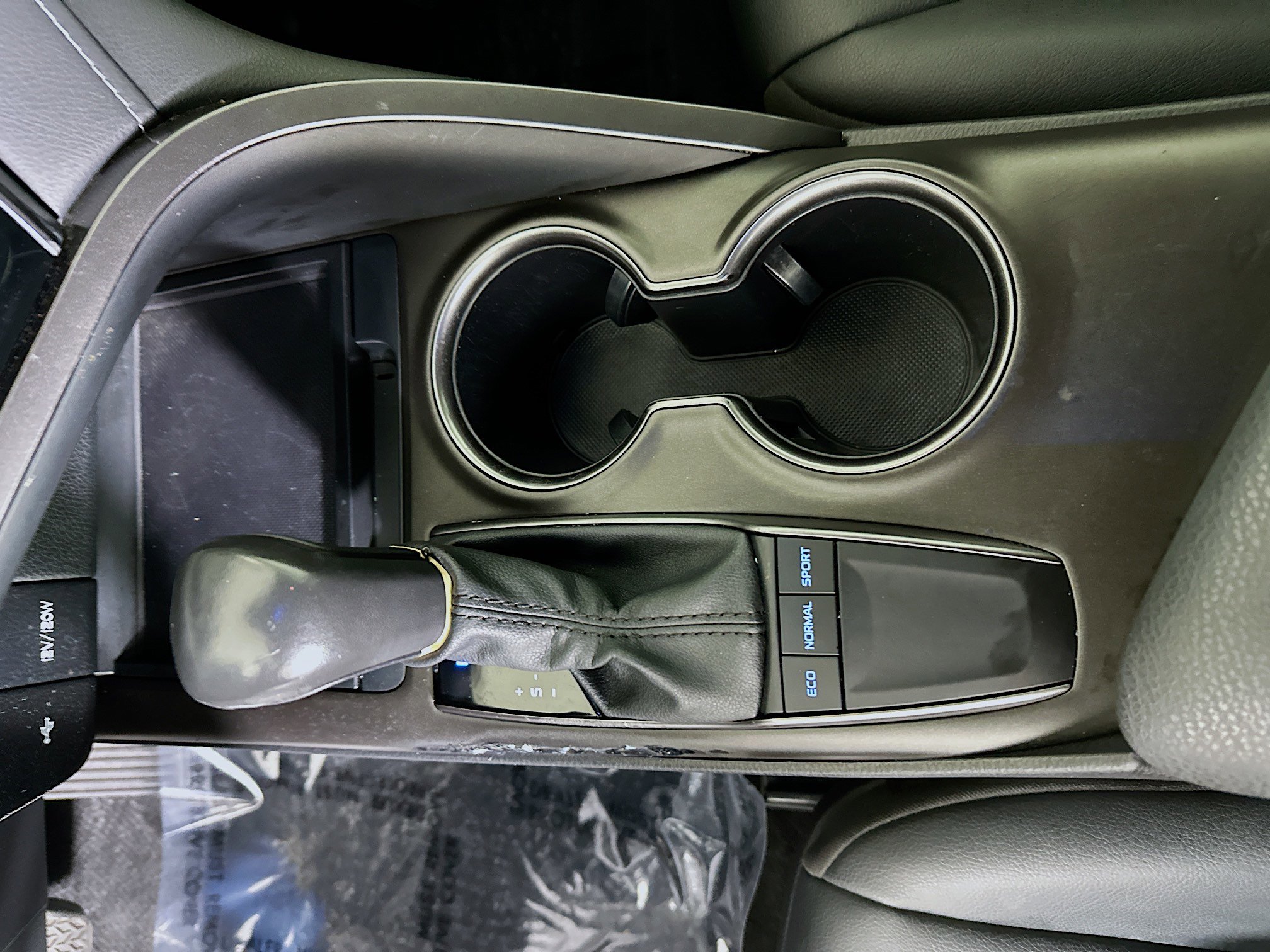 Used 2024 Toyota Camry SE w/ Convenience Package FWD image 22