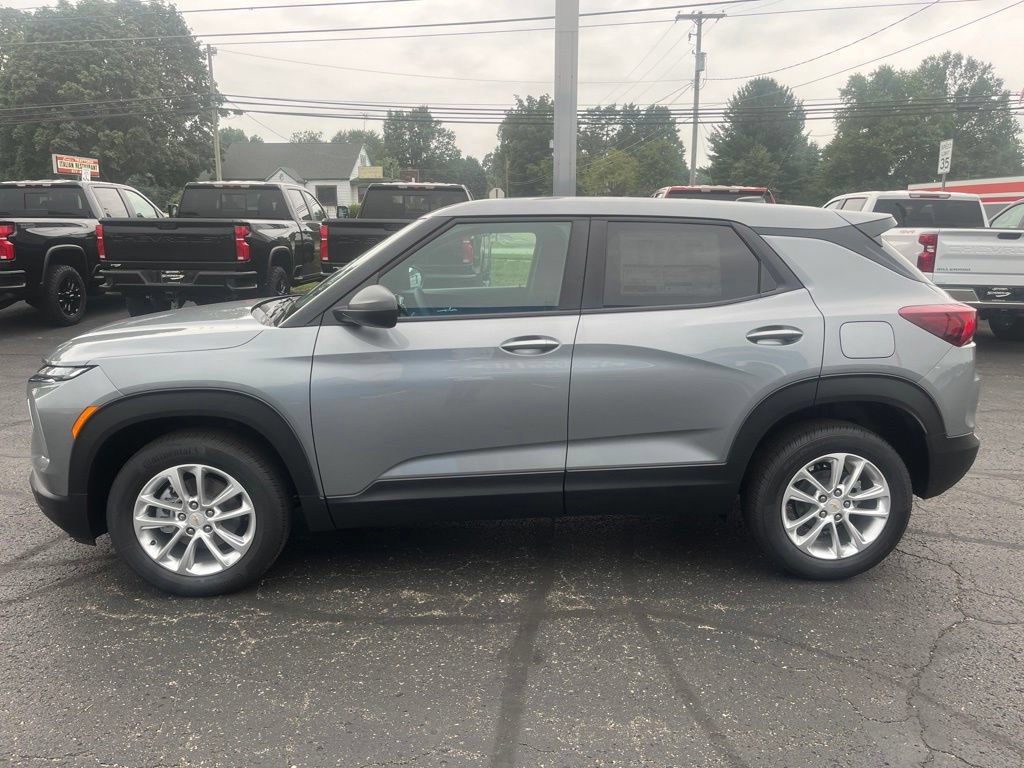 New 2026 Chevrolet TrailBlazer LS w/ LS Convenience Package AWD/4WD image 2