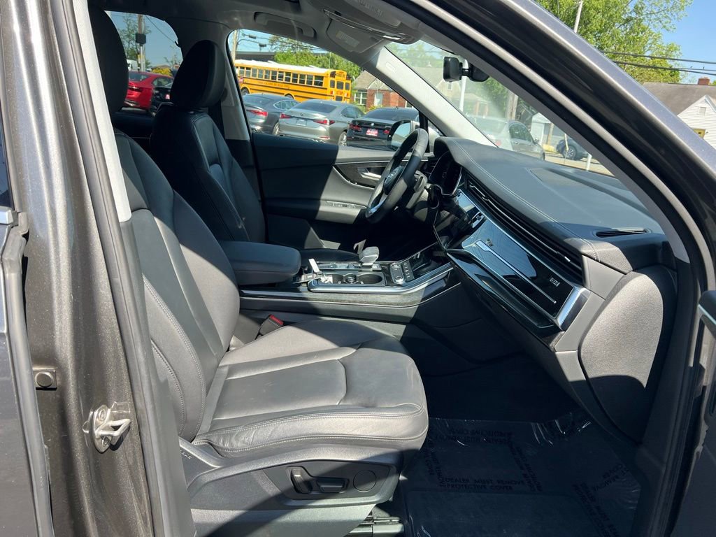 Used 2023 Audi Q7 3.0T Premium w/ Convenience Package AWD/4WD image 28