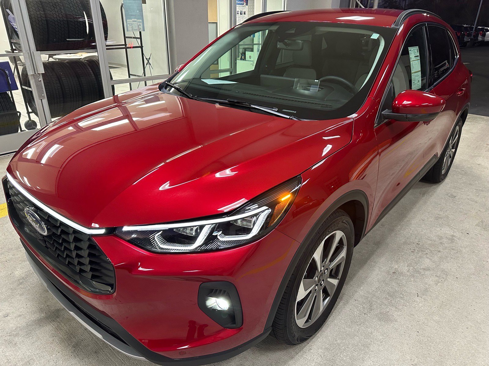 Certified 2025 Ford Escape Platinum w/ Premium Technology Package image 3