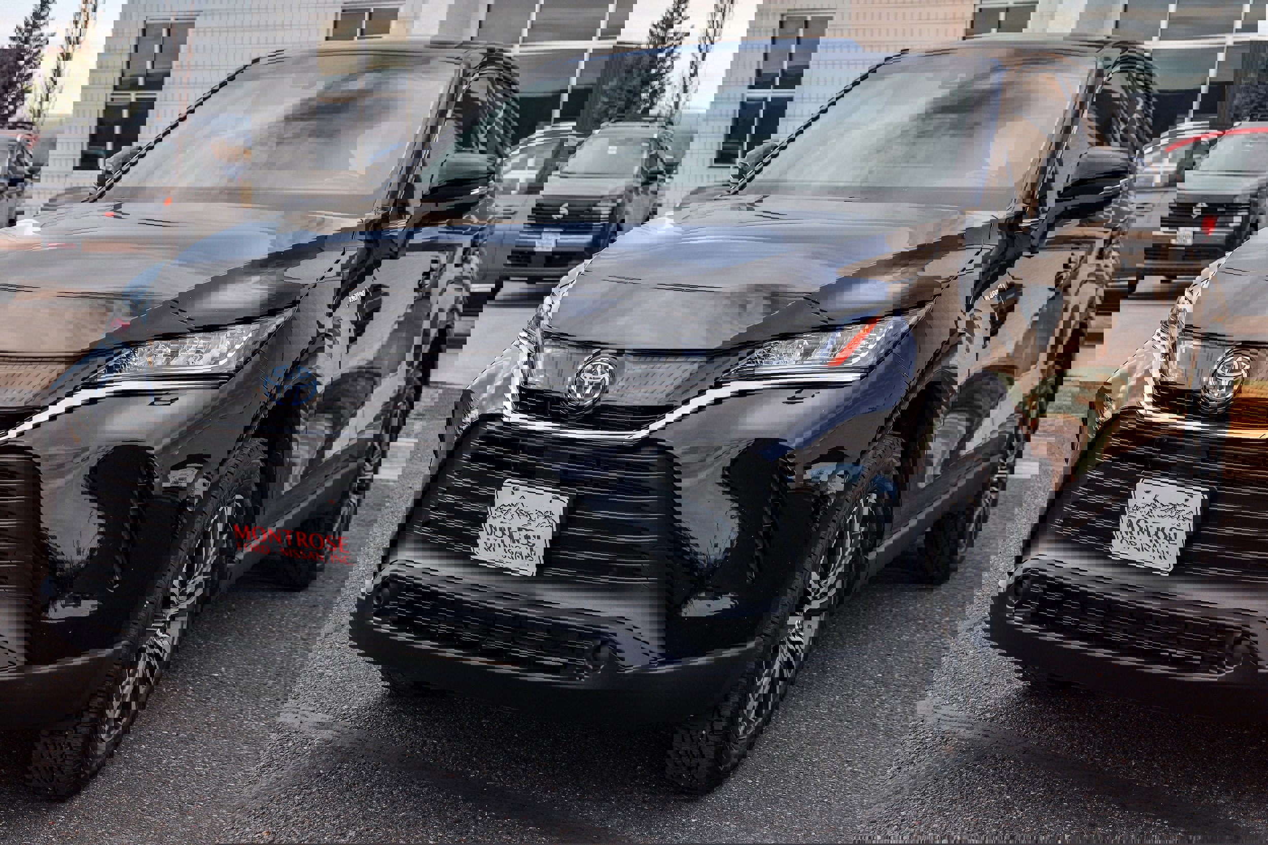 Used 2021 Toyota Venza LE image 1