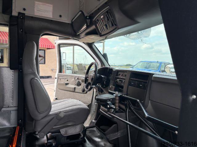 Used 2007 Chevrolet Express 3500 w/ School Bus Package RWD image 25