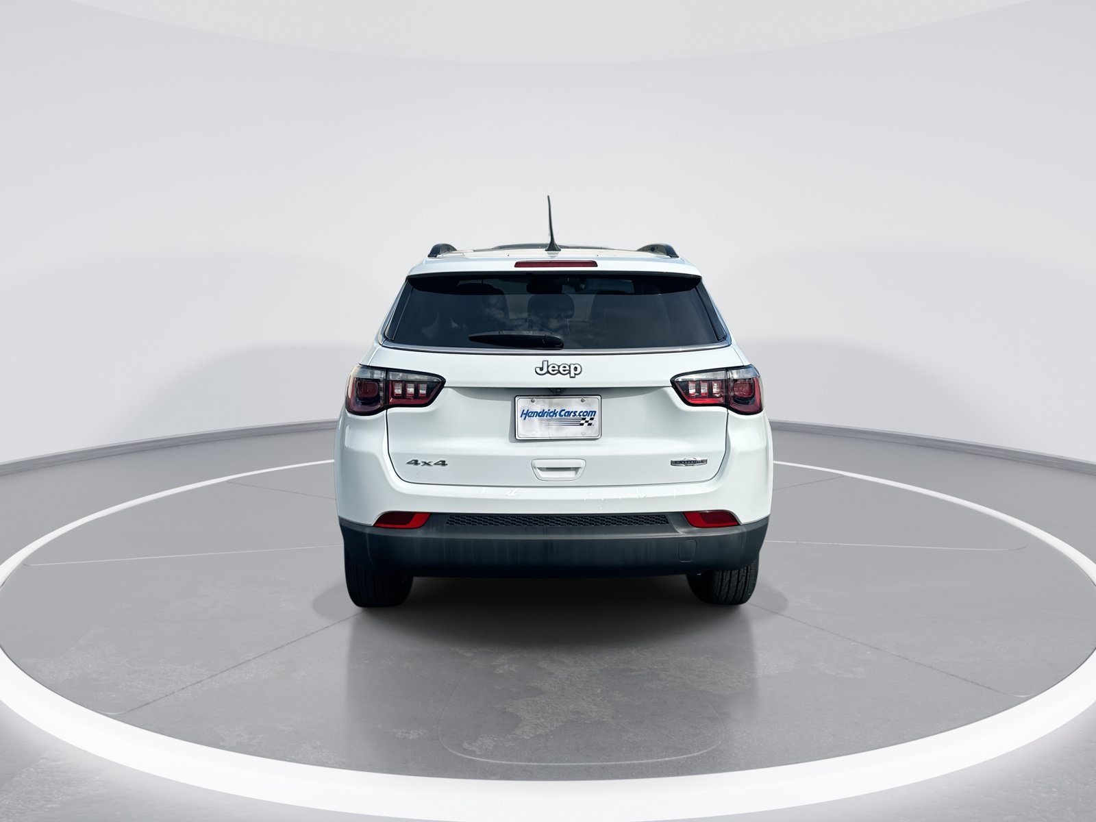 Used 2022 Jeep Compass Latitude w/ Sun and Sound Group AWD/4WD image 8