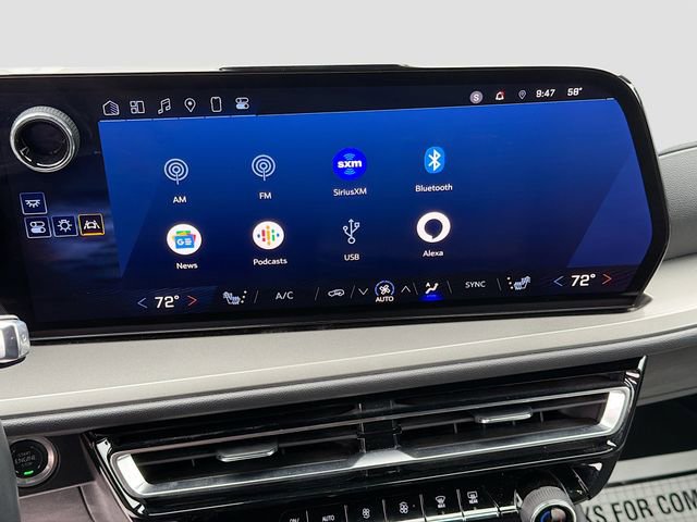 Used 2024 Chevrolet Traverse LT image 31