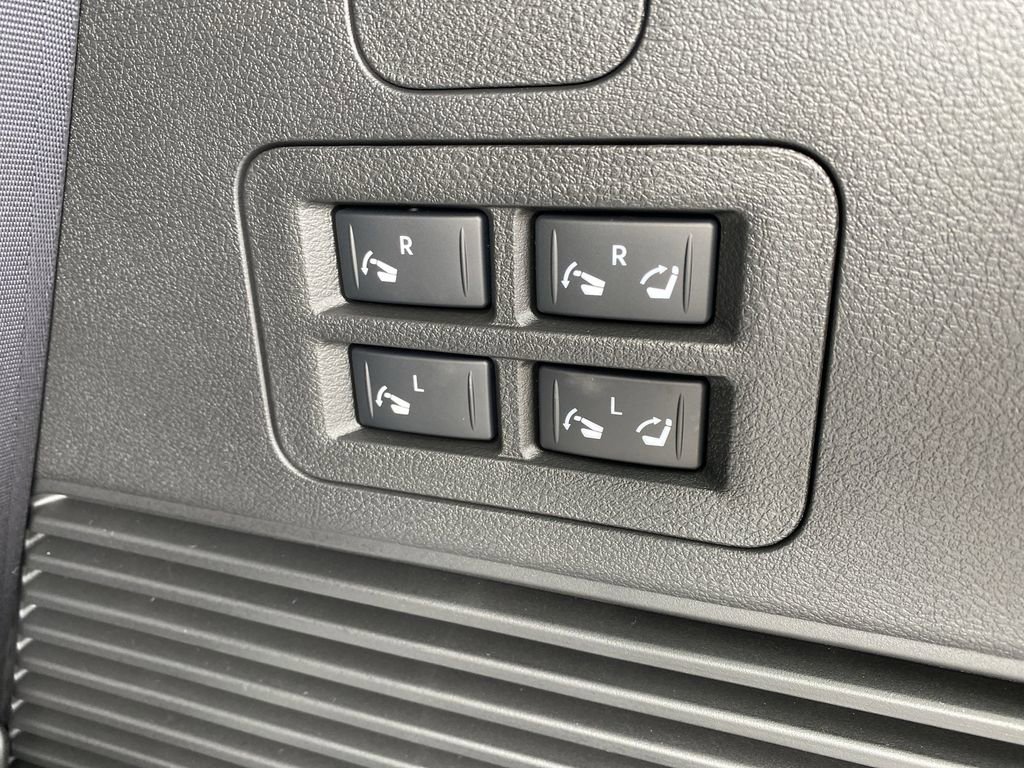New 2025 Nissan Armada SL w/ Captain's Chari Seat Package image 16