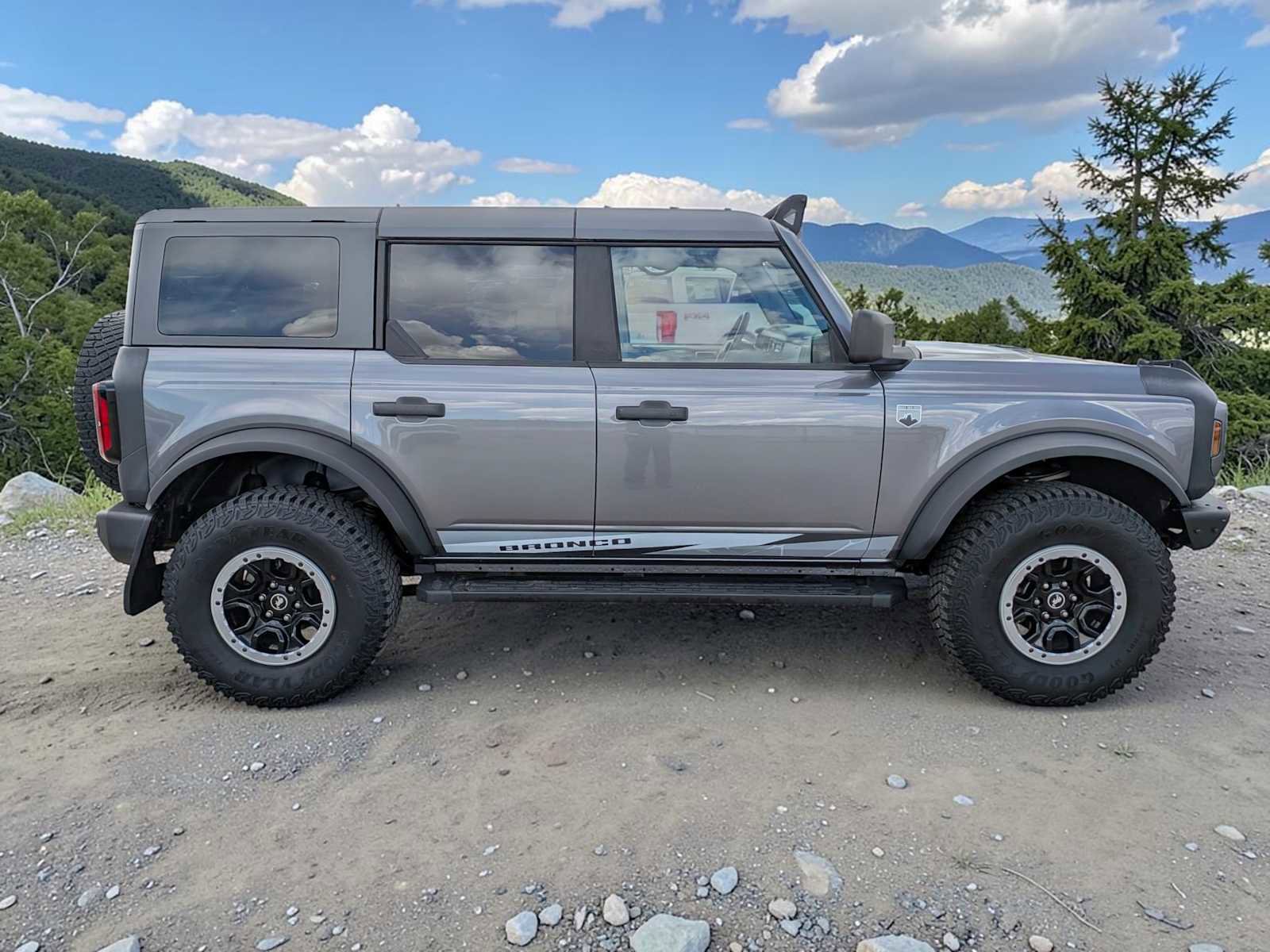 Used 2021 Ford Bronco Big Bend w/ Sasquatch Package AWD/4WD image 7