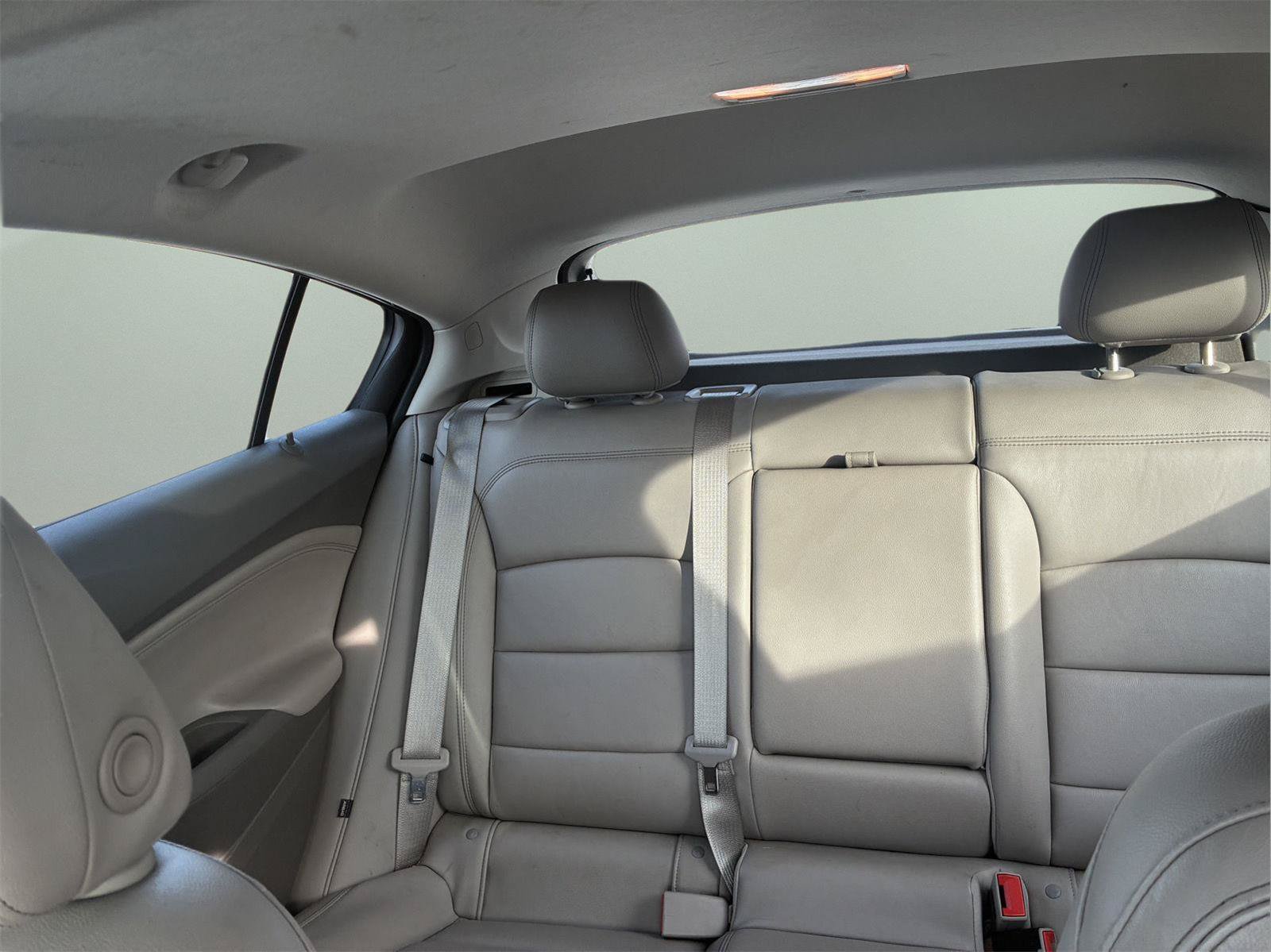 Used 2018 Chevrolet Cruze Premier FWD image 18